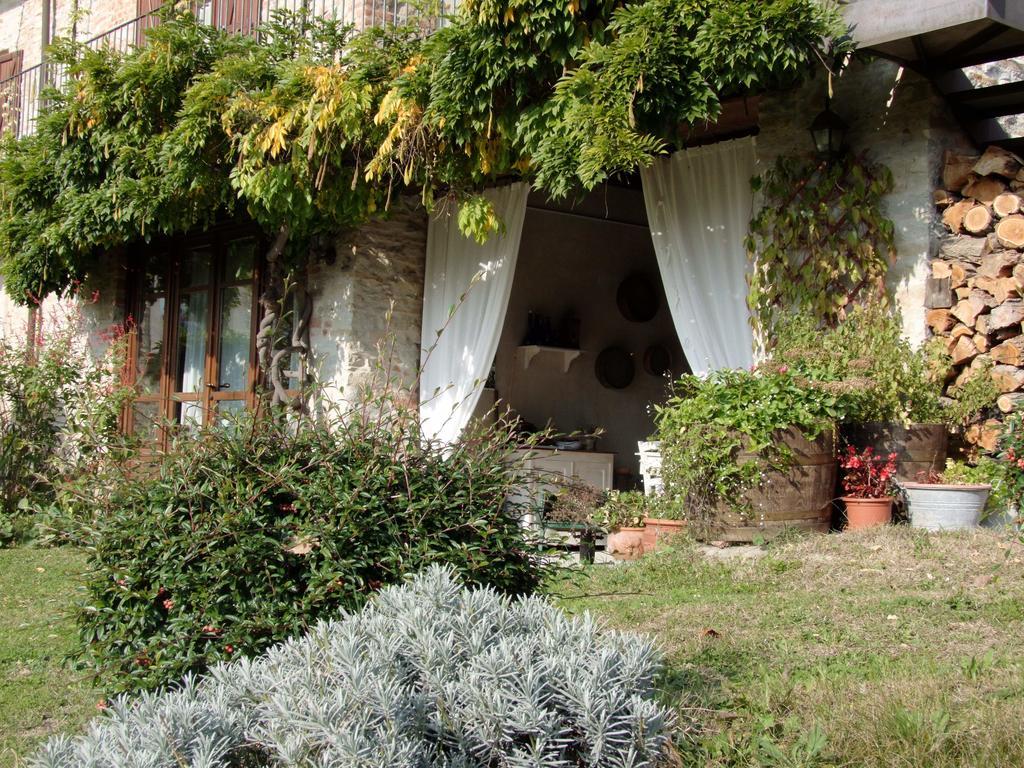 Casa Branzele Acomodação com café da manhã Trezzo Tinella Exterior foto