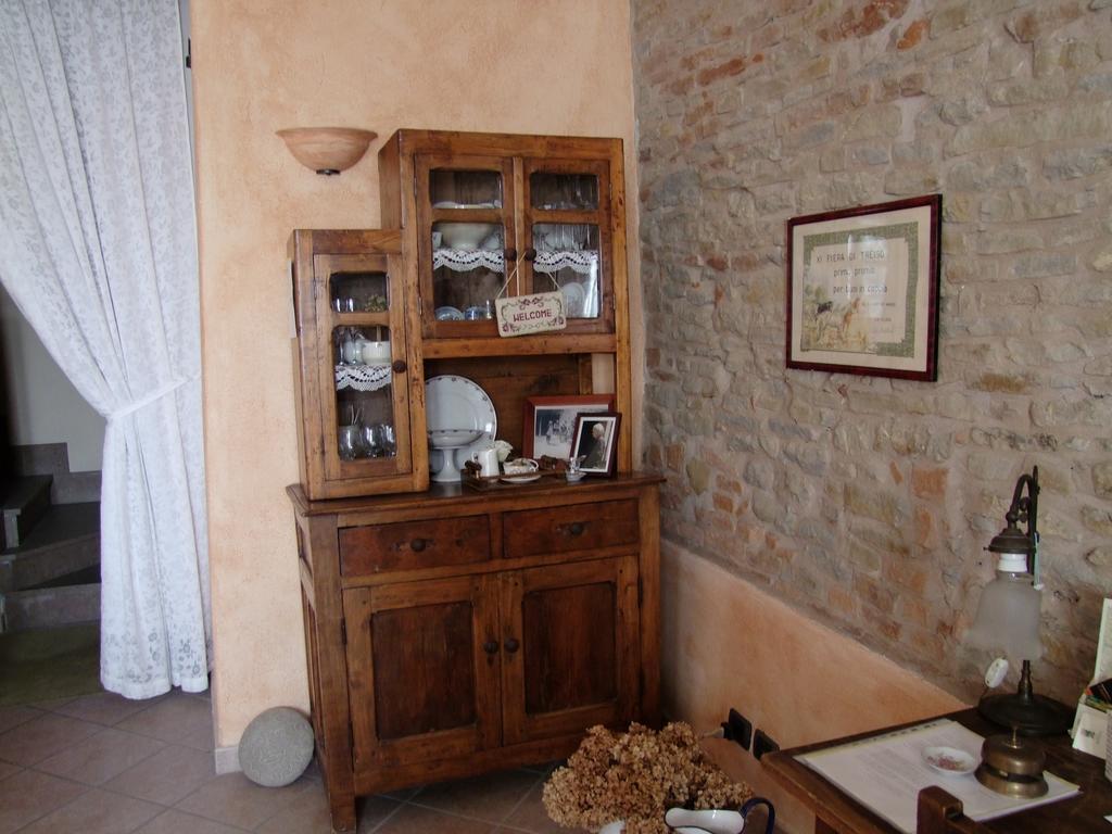 Casa Branzele Acomodação com café da manhã Trezzo Tinella Exterior foto