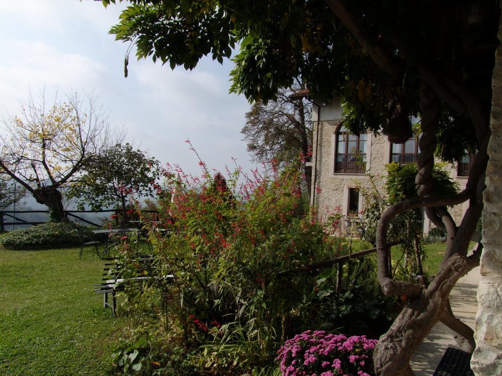 Casa Branzele Acomodação com café da manhã Trezzo Tinella Exterior foto