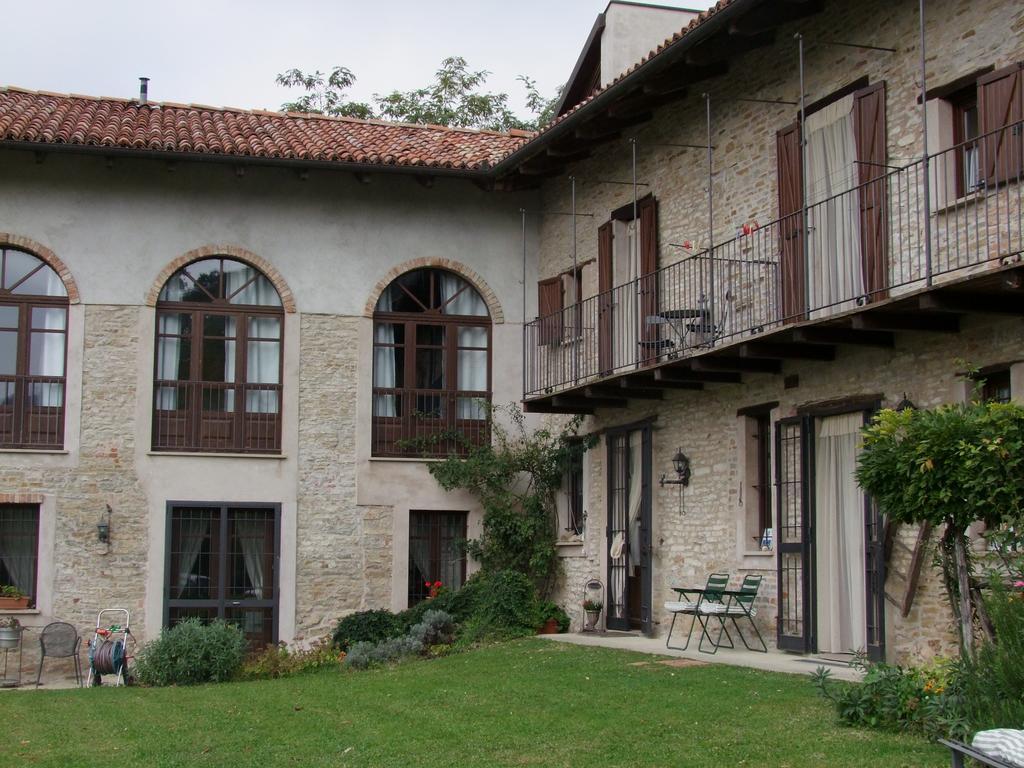 Casa Branzele Acomodação com café da manhã Trezzo Tinella Exterior foto