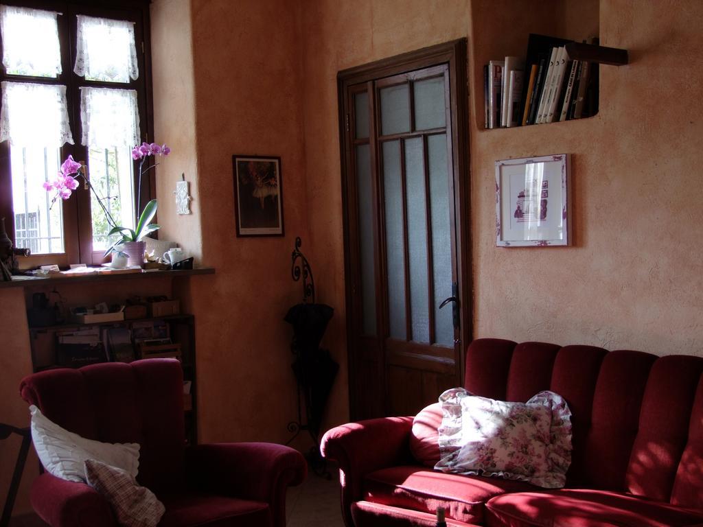 Casa Branzele Acomodação com café da manhã Trezzo Tinella Exterior foto