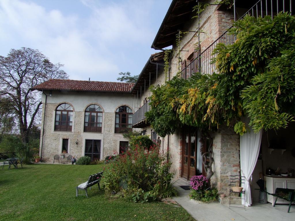 Casa Branzele Acomodação com café da manhã Trezzo Tinella Exterior foto