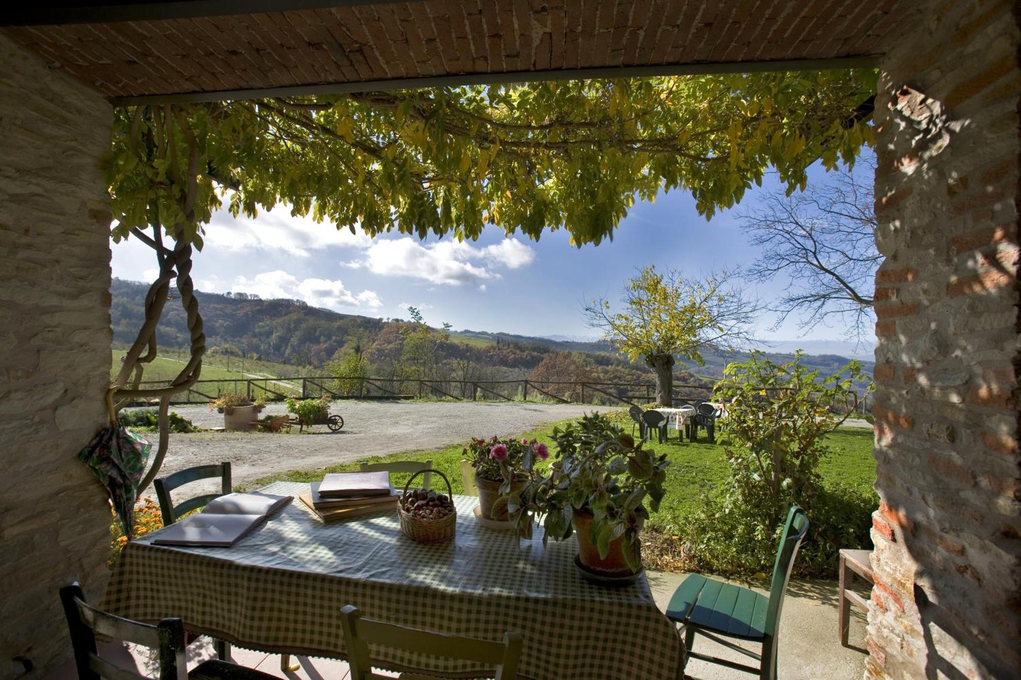 Casa Branzele Acomodação com café da manhã Trezzo Tinella Exterior foto
