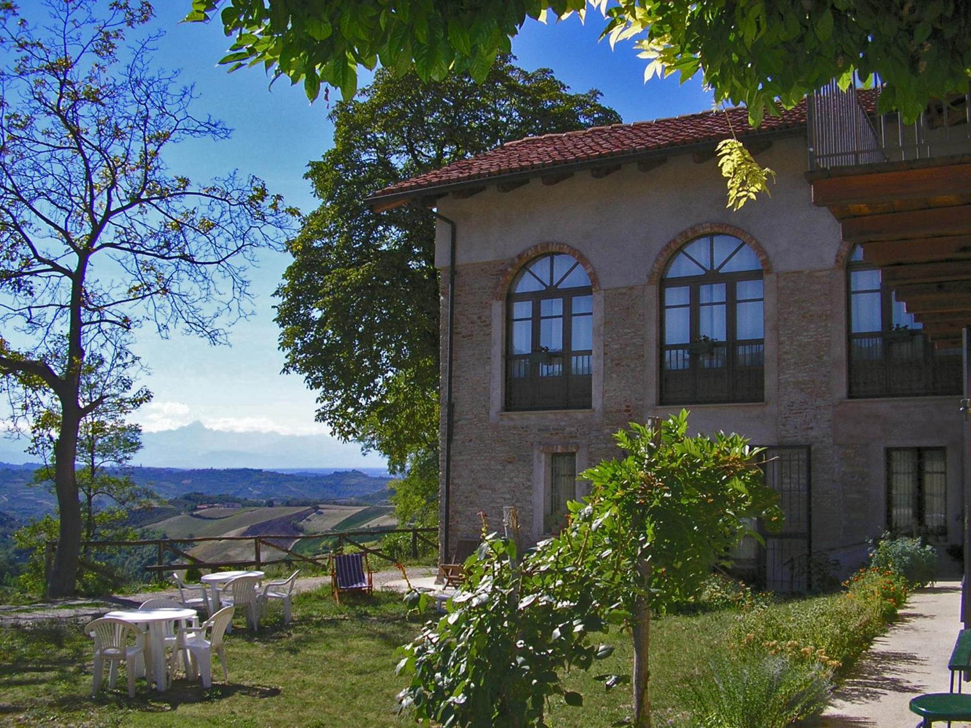 Casa Branzele Acomodação com café da manhã Trezzo Tinella Exterior foto