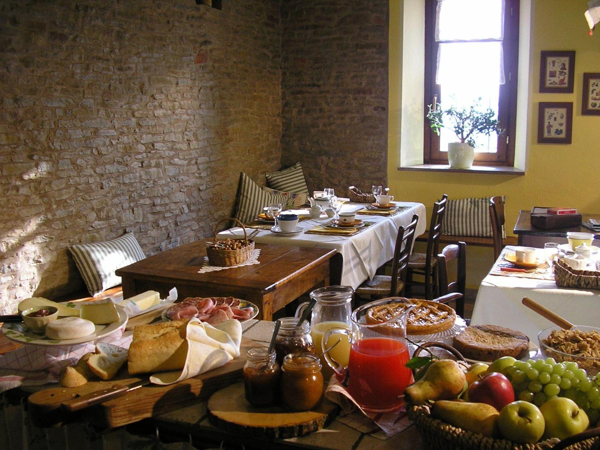 Casa Branzele Acomodação com café da manhã Trezzo Tinella Exterior foto