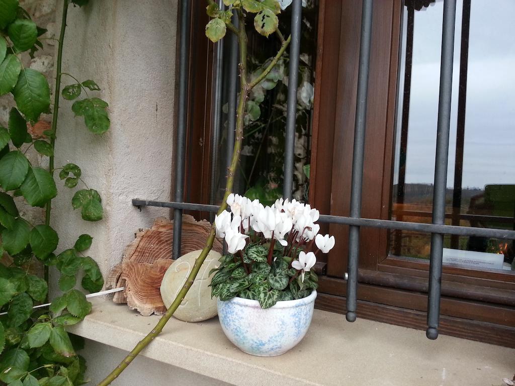 Casa Branzele Acomodação com café da manhã Trezzo Tinella Exterior foto